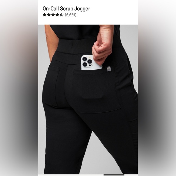 Fabletics Scrub Set - Picture 14 of 15